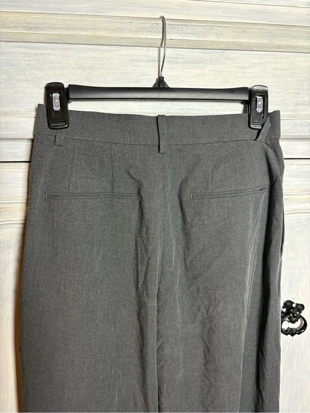 Uniqlo Grey High Rise Pleated Wide Leg Dress Pants Smart Stylish Basic Office - Picture 5 of 6